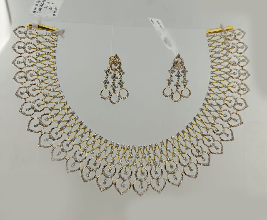 MORDERN STONE NECKLACE