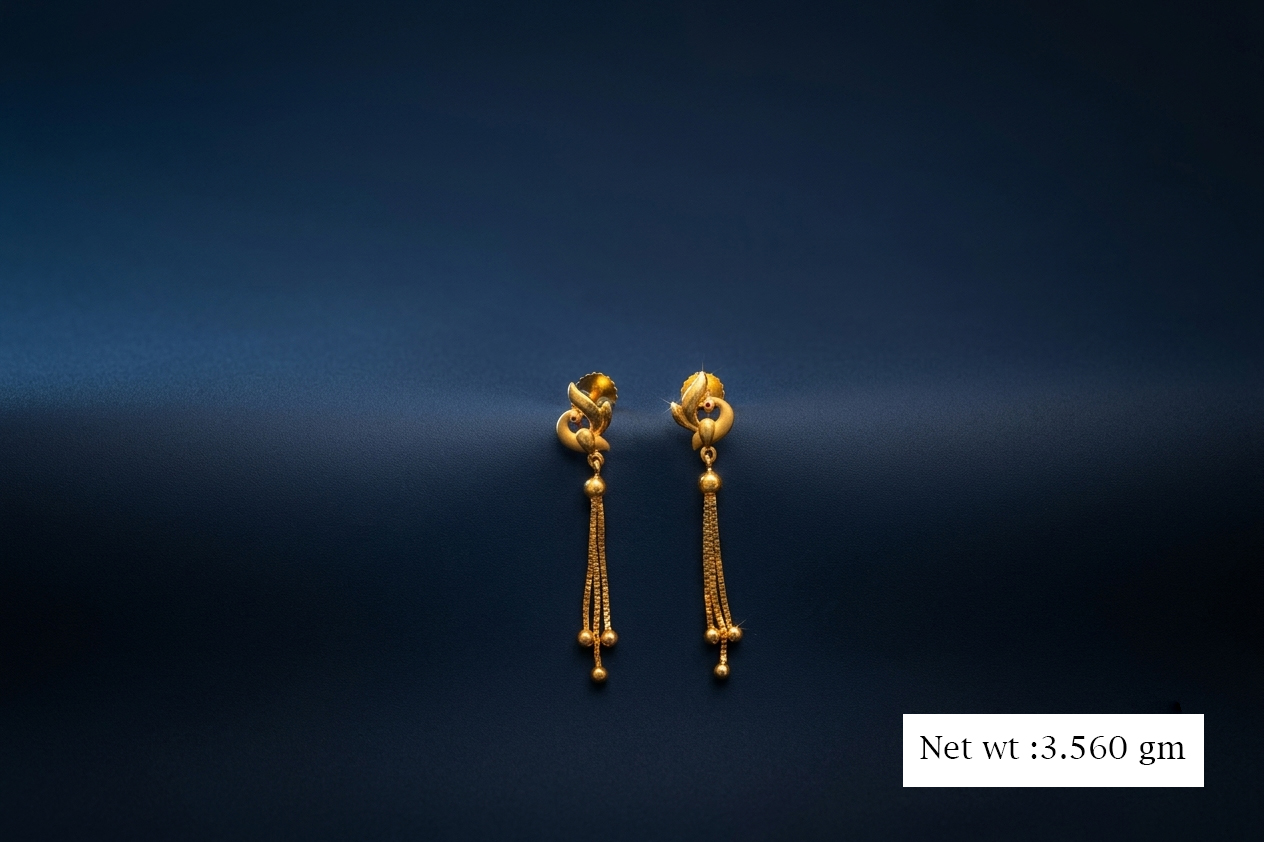 DROP EARRINGS
